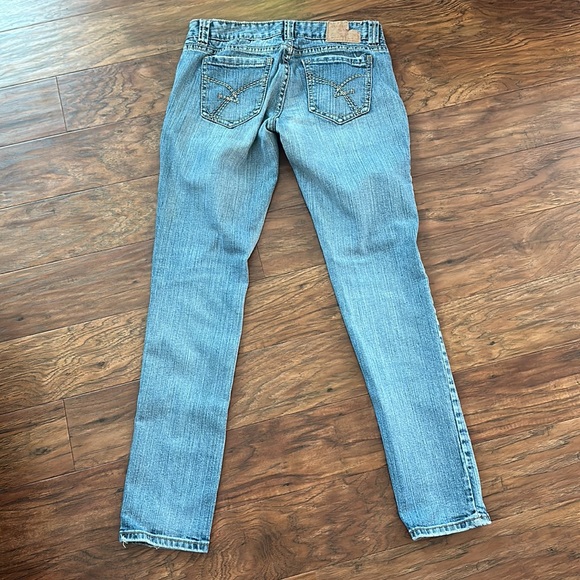 Vintage Amethyst light wash distressed jeans - Picture 10 of 12